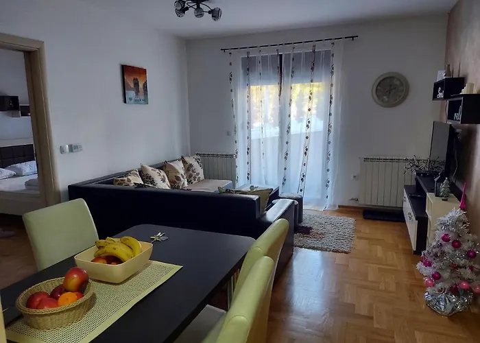 Vukan Petica 아파트